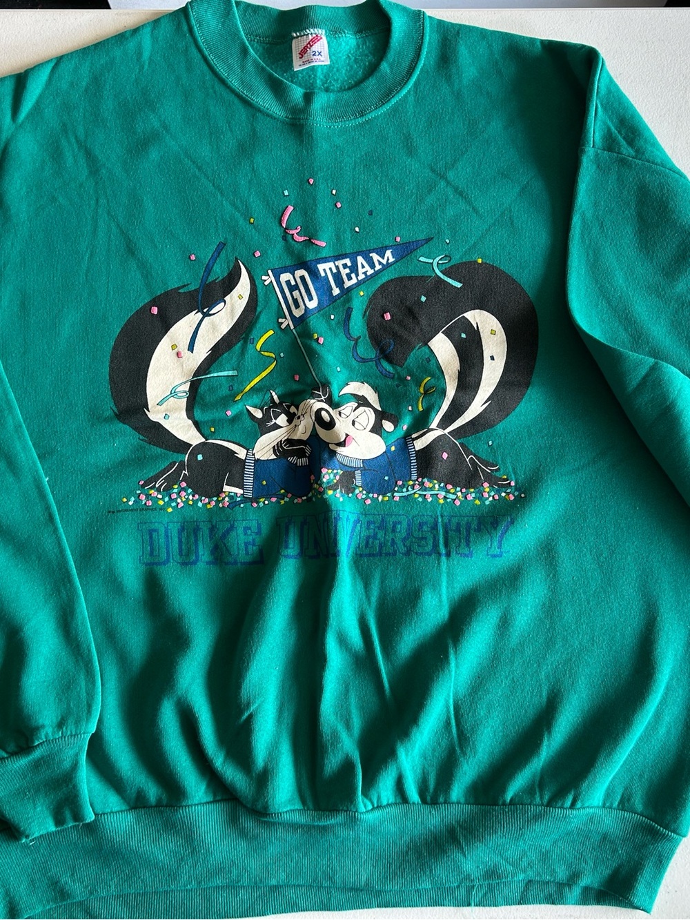 Vintage Duke University Pepe Le Pew crew neck sweatshirt (2XL)